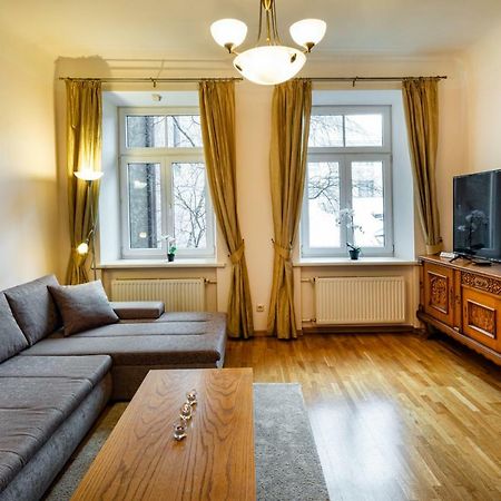 Dzirnavu Street Apartment In City Center Riga Ngoại thất bức ảnh
