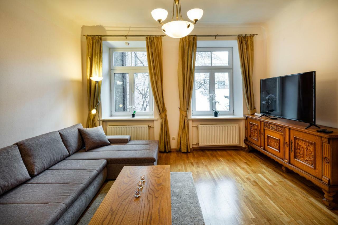 Dzirnavu Street Apartment In City Center Riga Ngoại thất bức ảnh