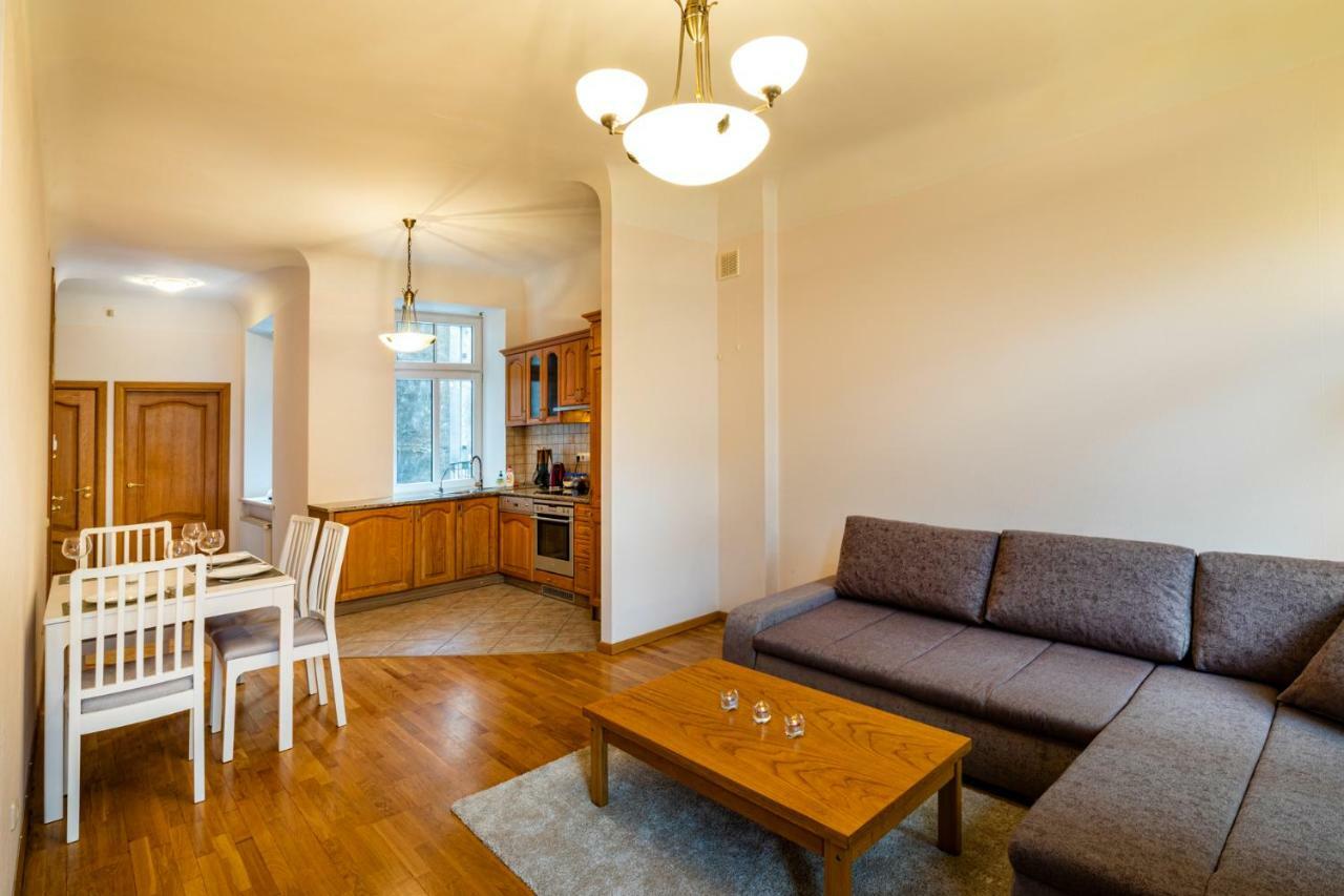 Dzirnavu Street Apartment In City Center Riga Ngoại thất bức ảnh