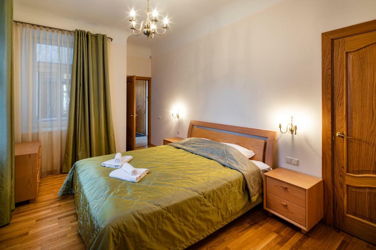 Dzirnavu Street Apartment In City Center Riga Ngoại thất bức ảnh