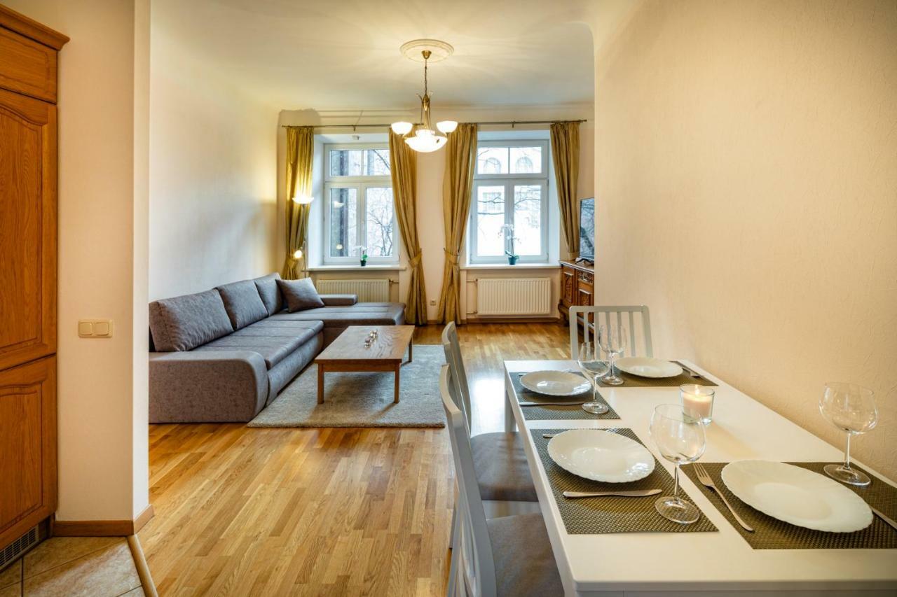 Dzirnavu Street Apartment In City Center Riga Ngoại thất bức ảnh