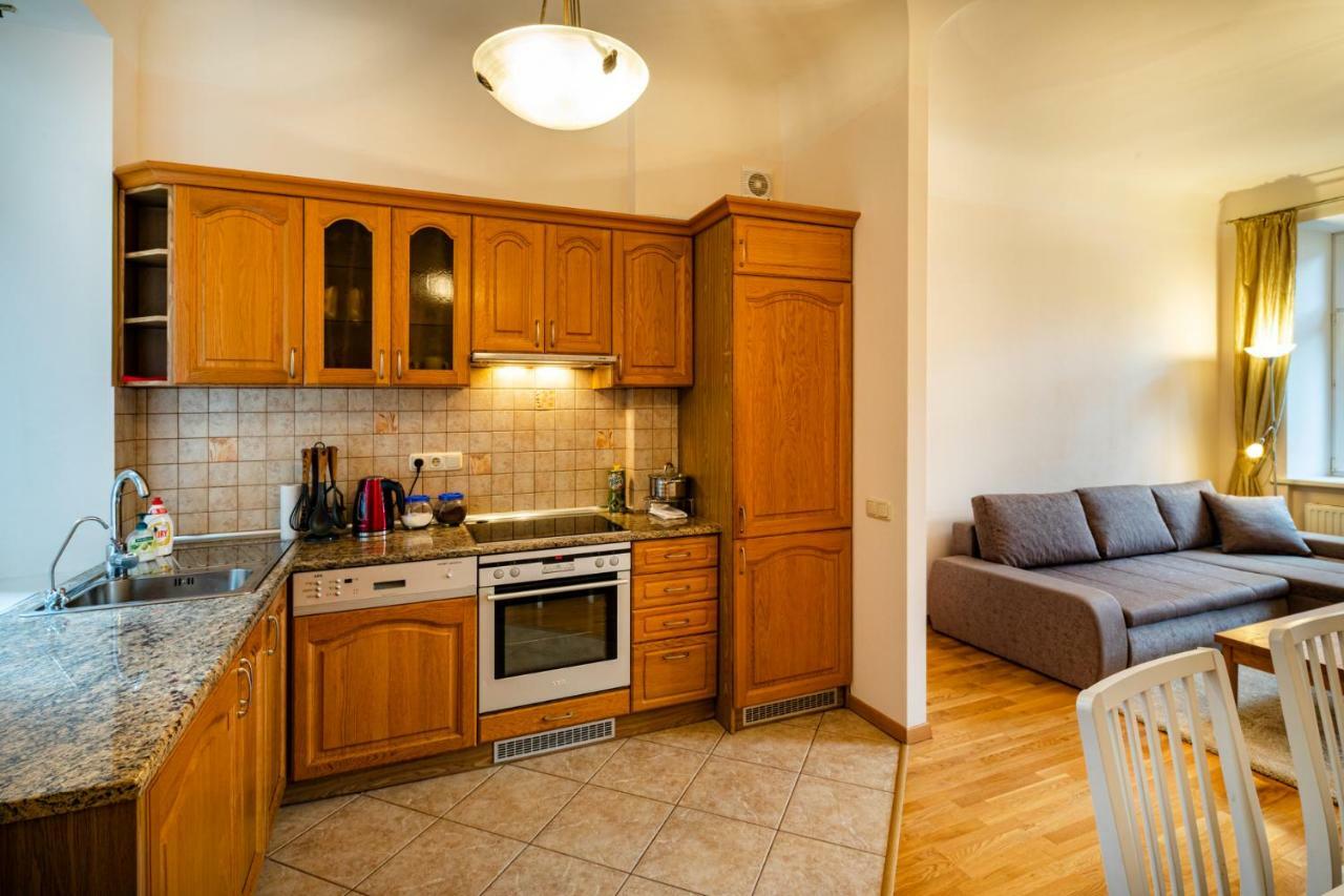 Dzirnavu Street Apartment In City Center Riga Ngoại thất bức ảnh