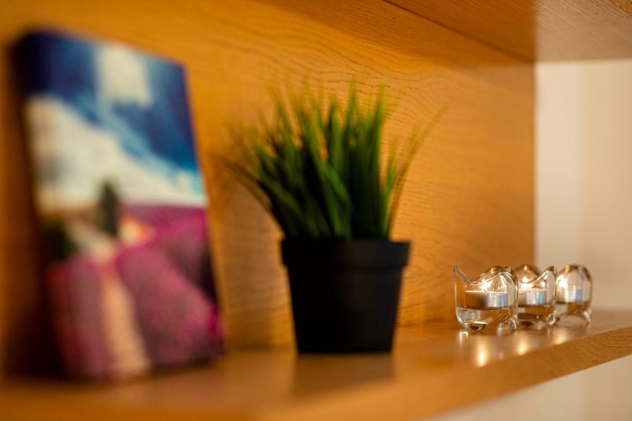 Dzirnavu Street Apartment In City Center Riga Ngoại thất bức ảnh