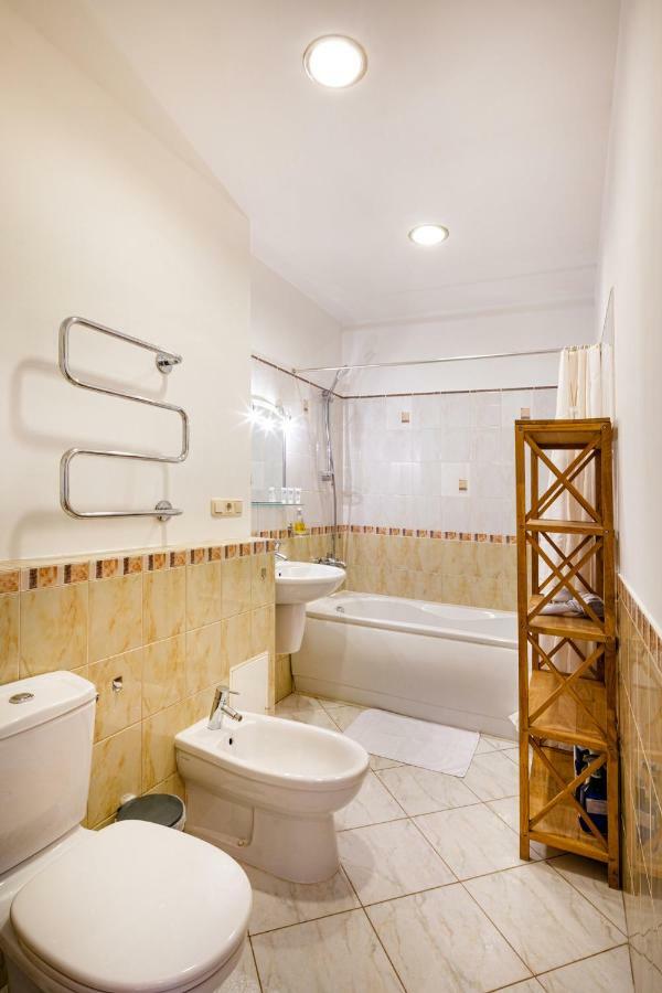 Dzirnavu Street Apartment In City Center Riga Ngoại thất bức ảnh