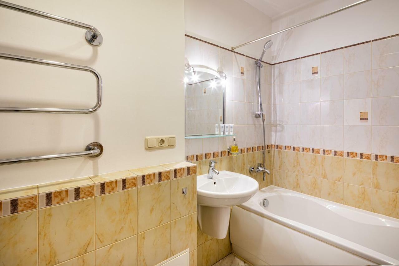 Dzirnavu Street Apartment In City Center Riga Ngoại thất bức ảnh